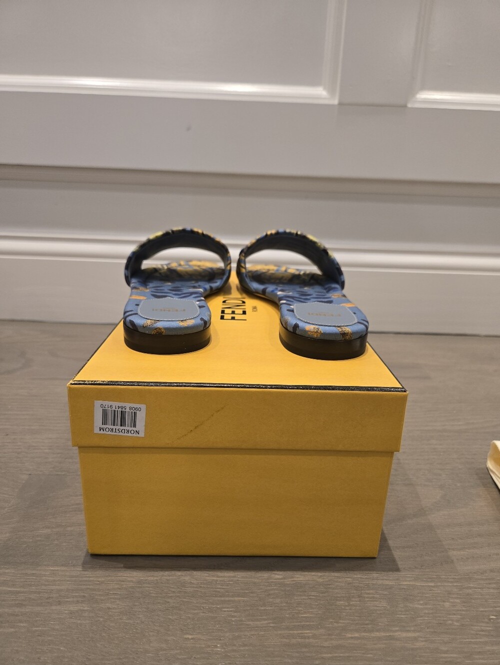 $680 Fendi Sunshine Logo Slide Sandals in Blue/Yellow EU 38 US 8 BNIB - Picture 5 of 8